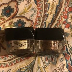 Brand new! Younique Moonstruck Mineral Pigment